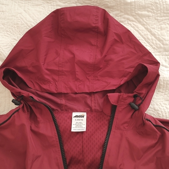 Avia Womens LIghtweight Burgundy Hooded Jacket Size 12-14 L - Picture 8 of 11